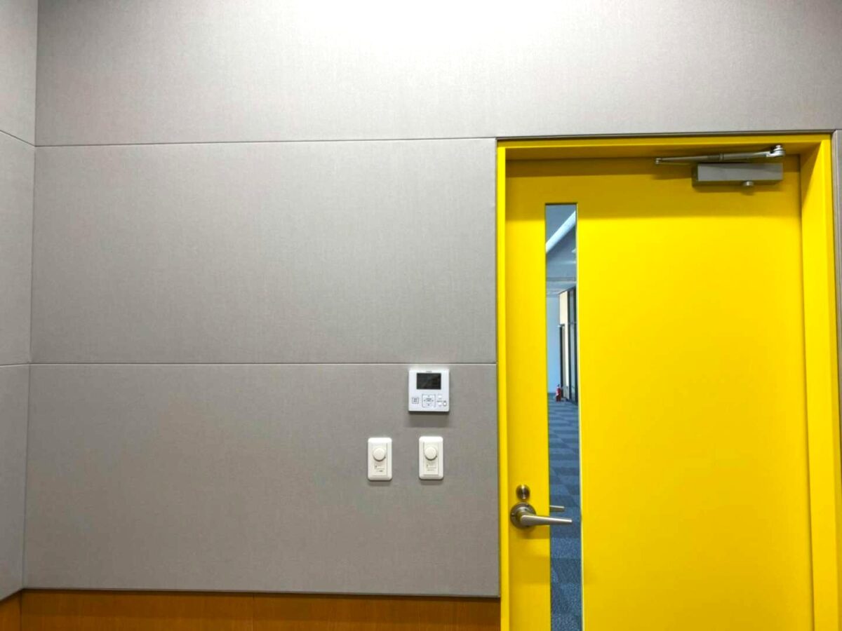 岡山県 テレビ局 アナブース壁仕上げ工事