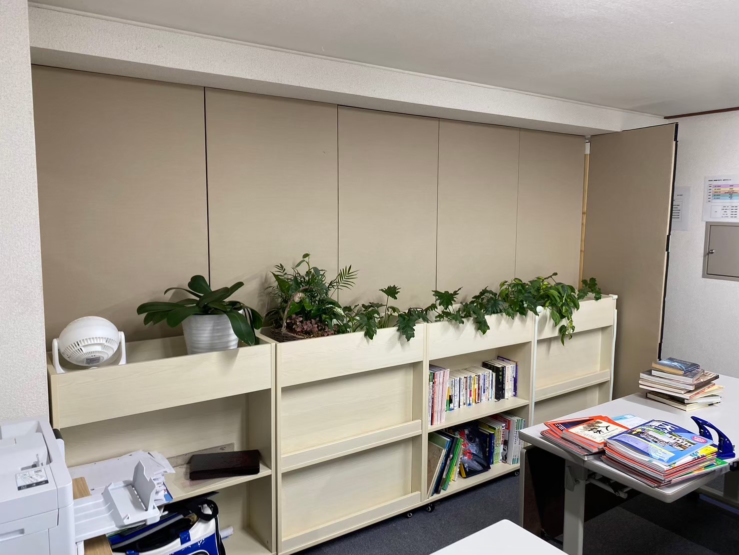 兵庫県神戸市 学習塾 可動式防音パネル 間仕切り