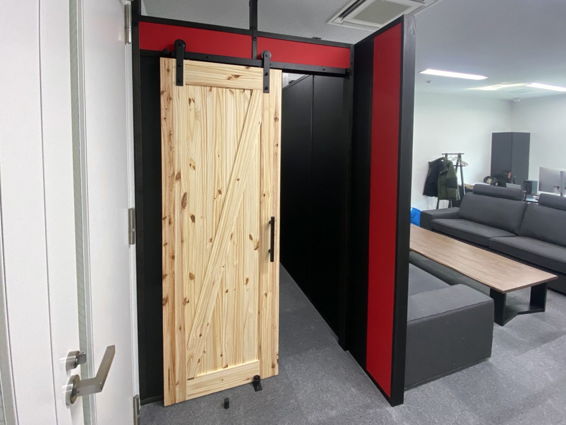 兵庫県芦屋市 法人オフィス 吸音対策と個室